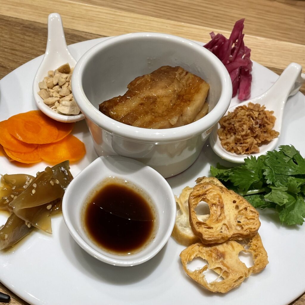 「広尾カフェ TOKYO&リーシャン粥」 薬味